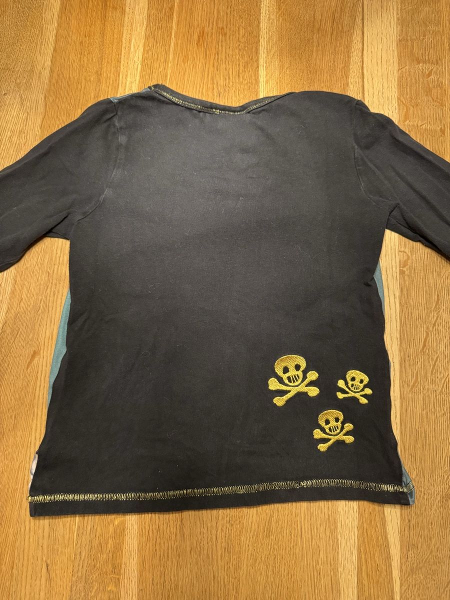 Kleiderpakete & -sets: 2 Cool Pirate Captain Longsleeve Shirts – Gebraucht aus Bülach von dan_7scp 4