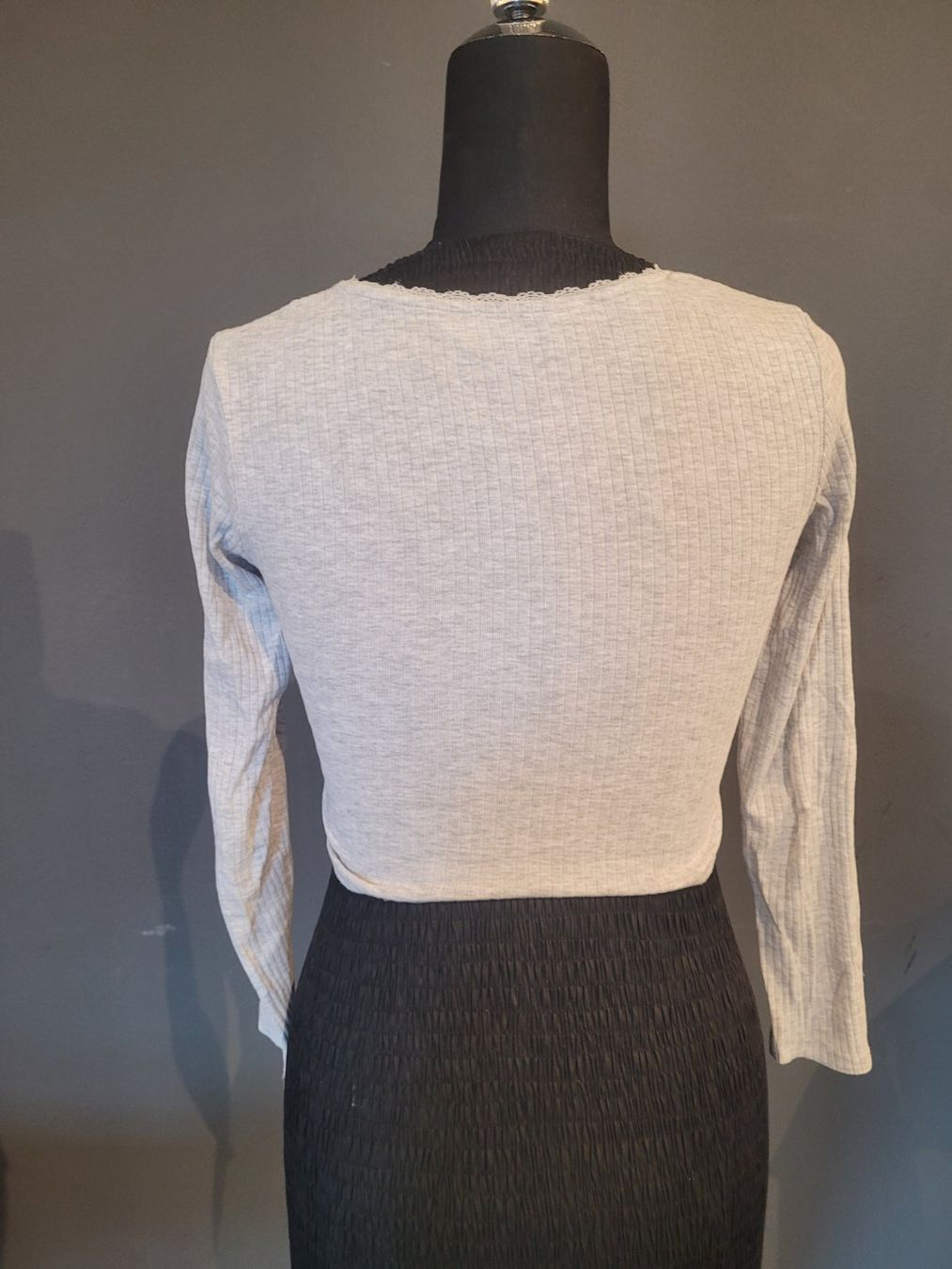 H&M Camicette, T-shirt & Top: H&M zwei Basic Longsleeves mit Spitze – Usato da Fahrni b. Thun venduto da zengis 5
