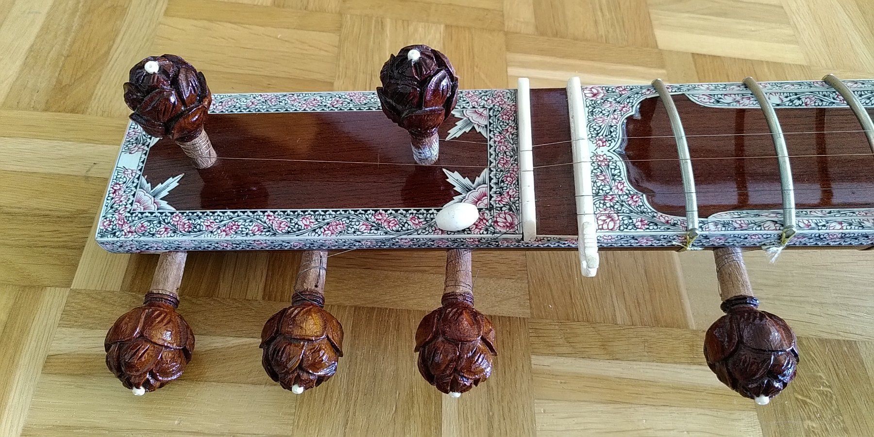 Strumenti musicali: Sitar aus Banares – Usato da Zürich venduto da Gillheri 8