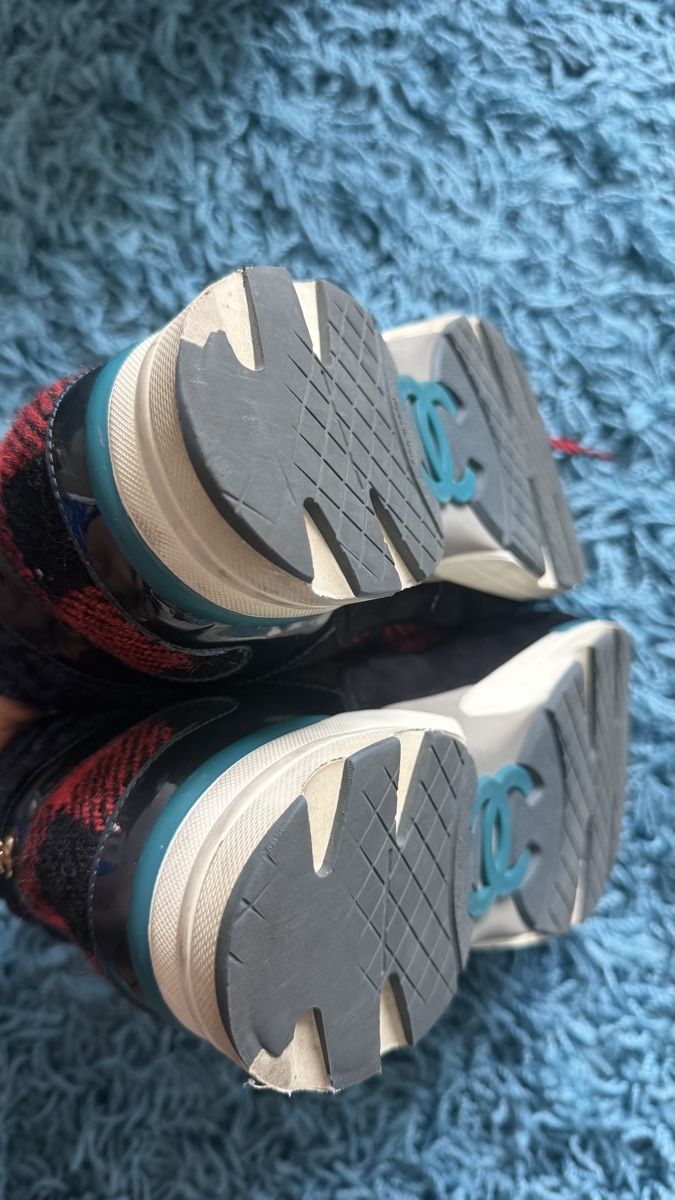 Chanel Chaussures femmes: Chanel Sneakers Grösse 39   – D'occasion à Kloten par liu_65tx 7