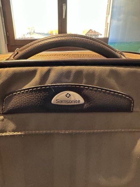 Samsonite Borse: Samsonite Laptoptasche Aktentasche – Nuovo (secondo la descrizione) da Rorschach venduto da Miki-Mini 1