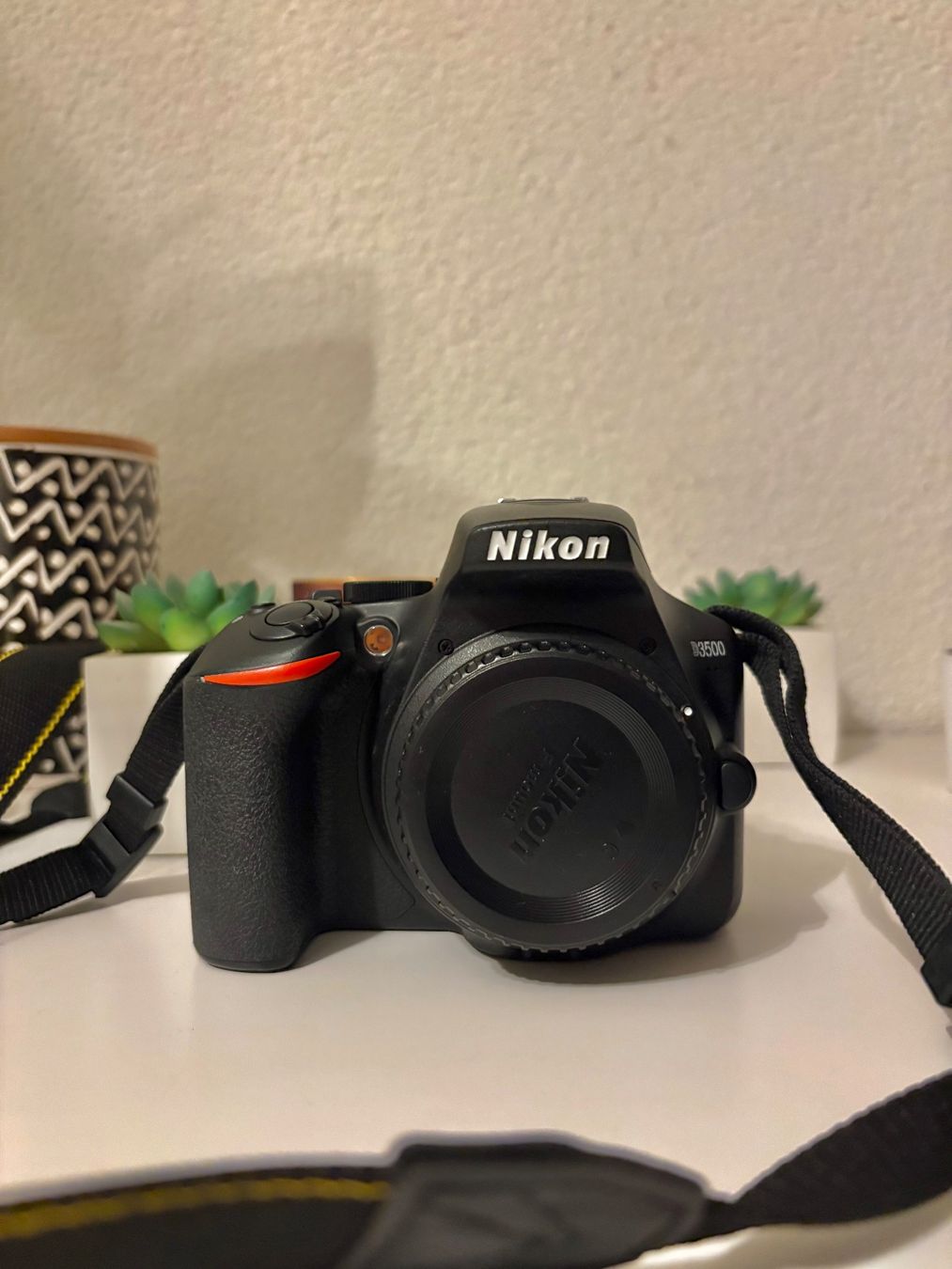 Nikon Fotocamera: Nikon D3500 (ohne Objektiv) – Usato da Benglen venduto da sel_6ydf 3