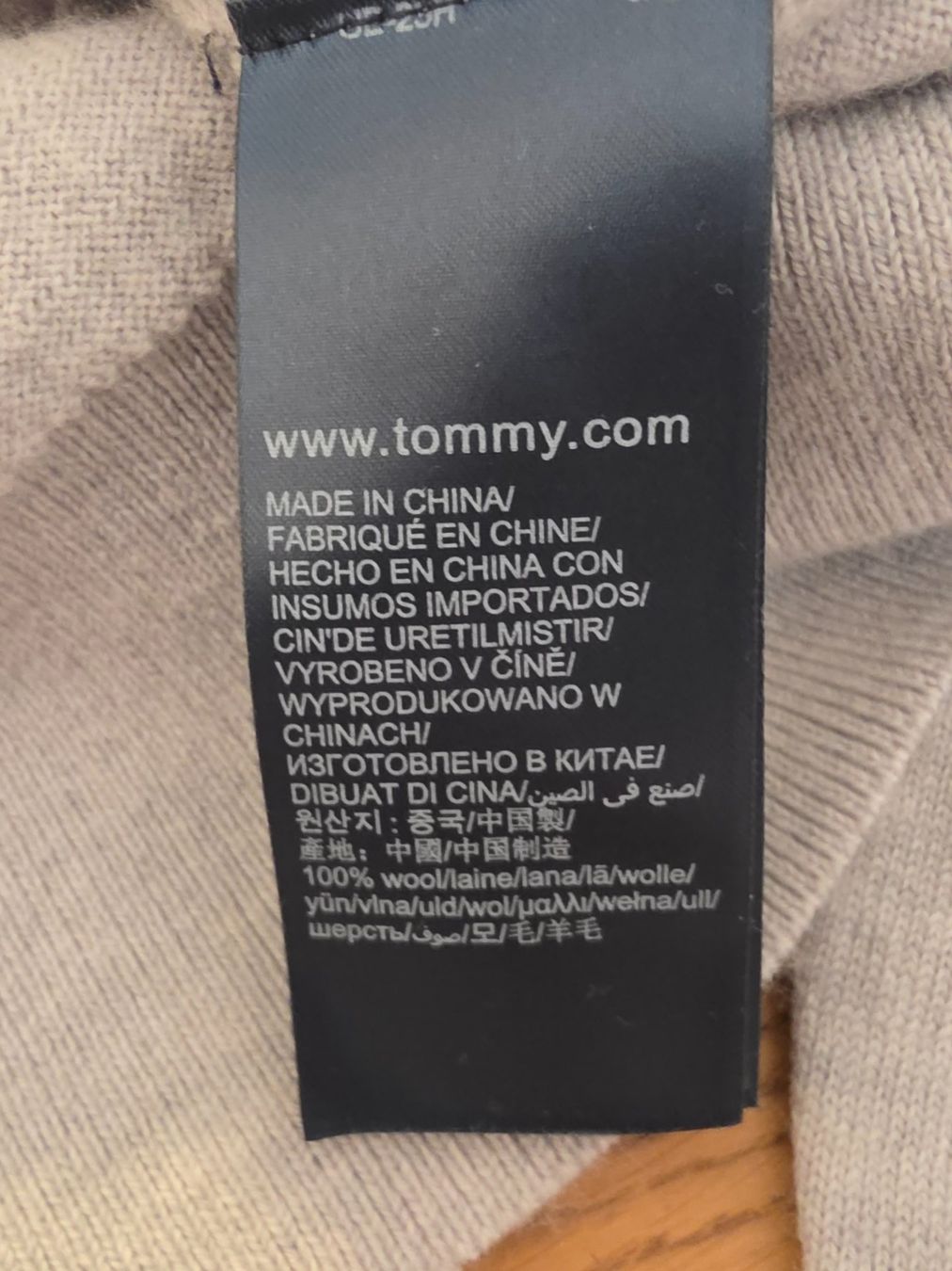 Tommy Hilfiger Pullover & Sweatshirts: TOMMY HILFIGER Pullover (Grösse L) – Gebraucht aus Zumikon von chv_w96q 5