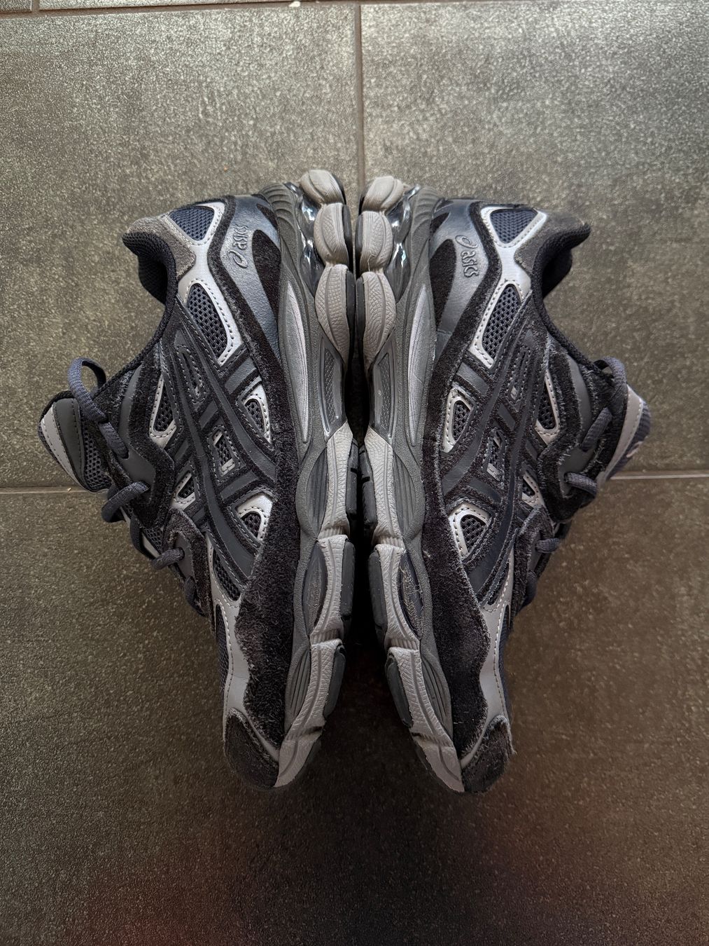 Asics Scarpe da uomo: Asics Gel-NYC Schwarz 42.5 – Usato da Zürich venduto da mar_j552