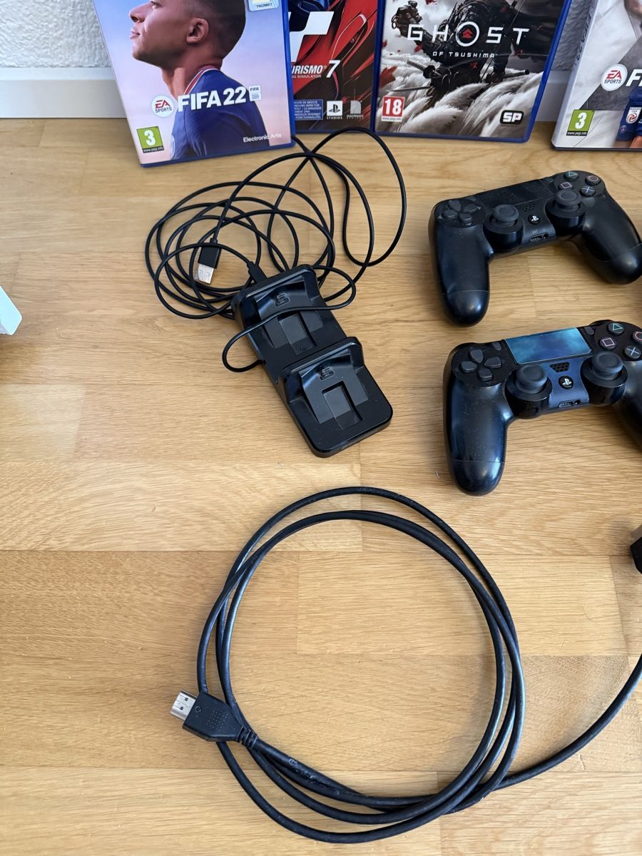 Sony Console: PS4 Konsole mit 10 Games – Usato da Ehrendingen venduto da edelkram 4