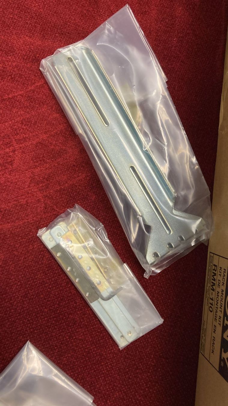 Racks & Cavalletti: Sony RMM-110 Rack Mount Kit – Nuovo e nell'imballaggio originale da Dietikon venduto da Rima57 3