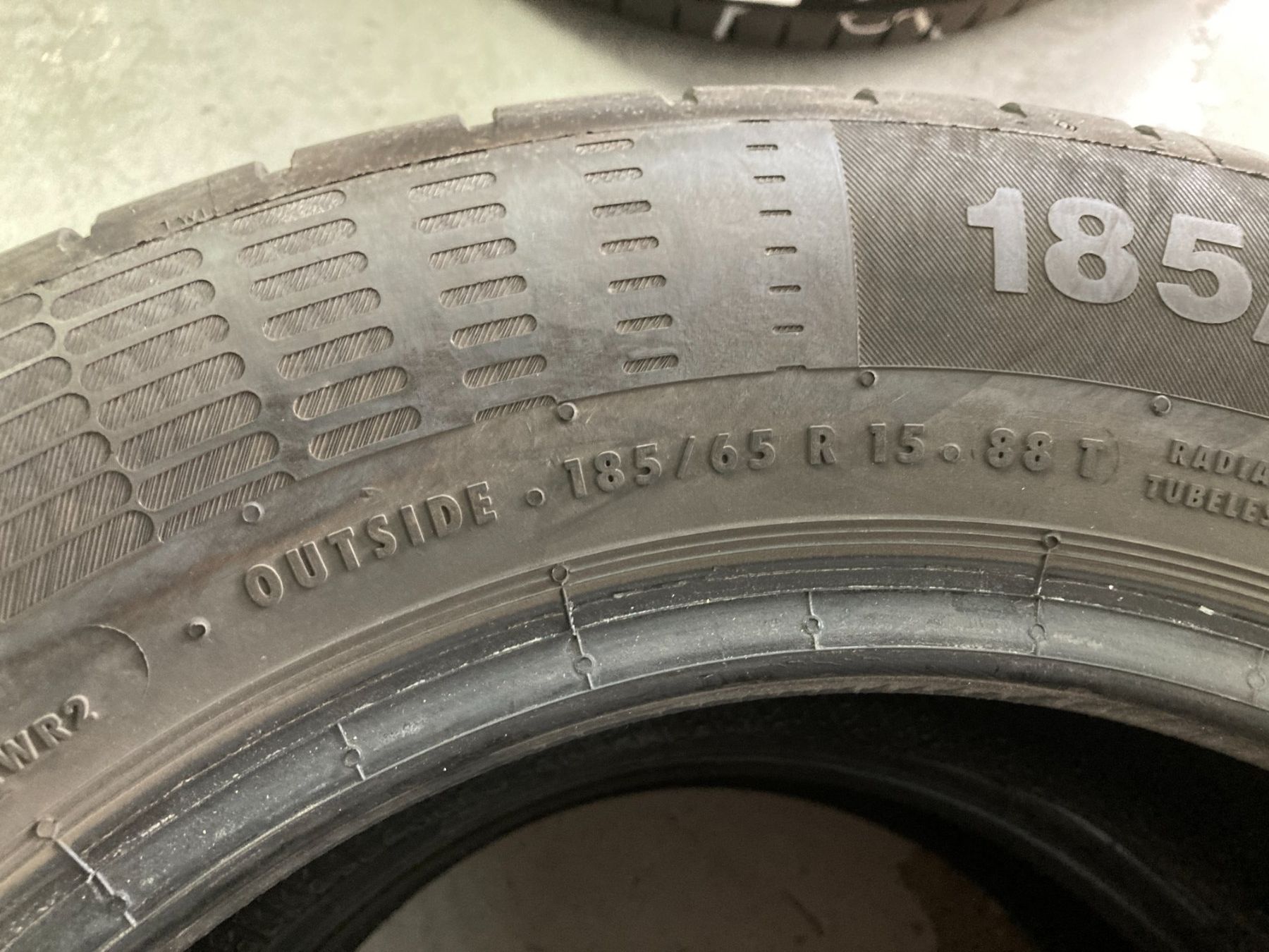Continental Pneus & Kompletträder: 185/65R15 Sommerpneu Continental – Gebraucht aus Cham von Cham6332 1