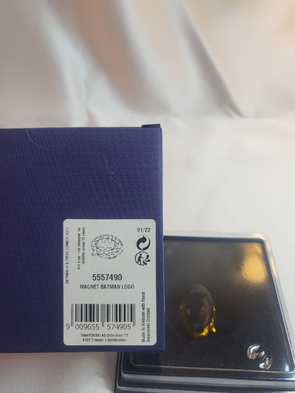 Swarovski Spille & Fermagli: NEUE Swarovski Batman Magnet Brosche – Nuovo e nell'imballaggio originale da Hellbühl venduto da d.d.d.125 5