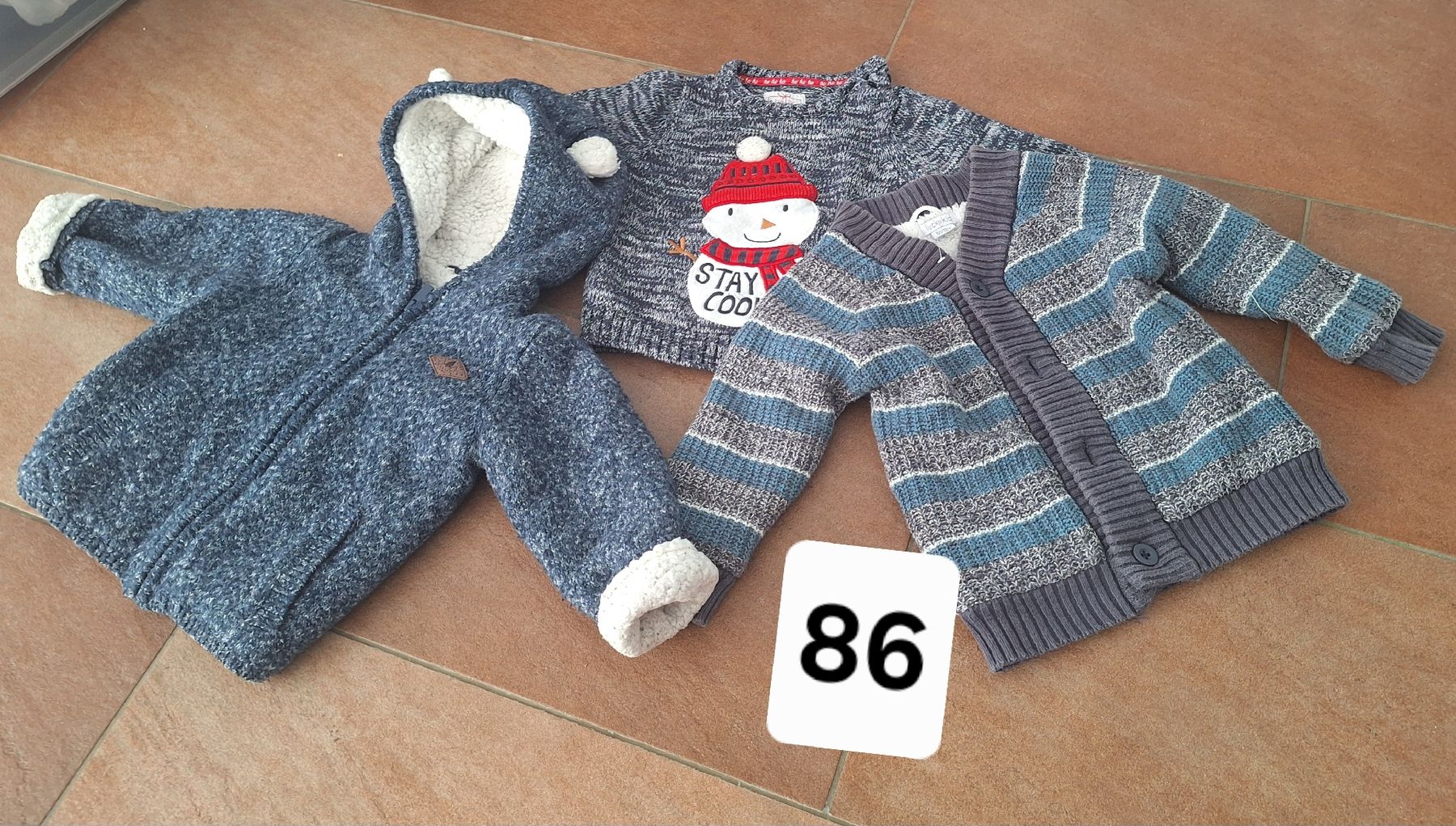 Kleiderpakete & -sets: Kinder Strickjacken und Pullover 3er Set Grösse 86 – Gebraucht aus Winterthur von ste_5ncm