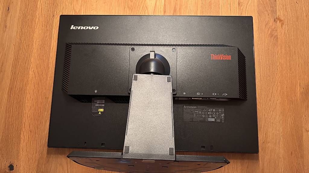 Ecrans: Monitor Lenovo 24 Zoll – D'occasion à Staad SG par Manu770 2