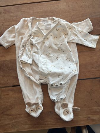 Super süsses Set aus Strampler und Body Gr. 50