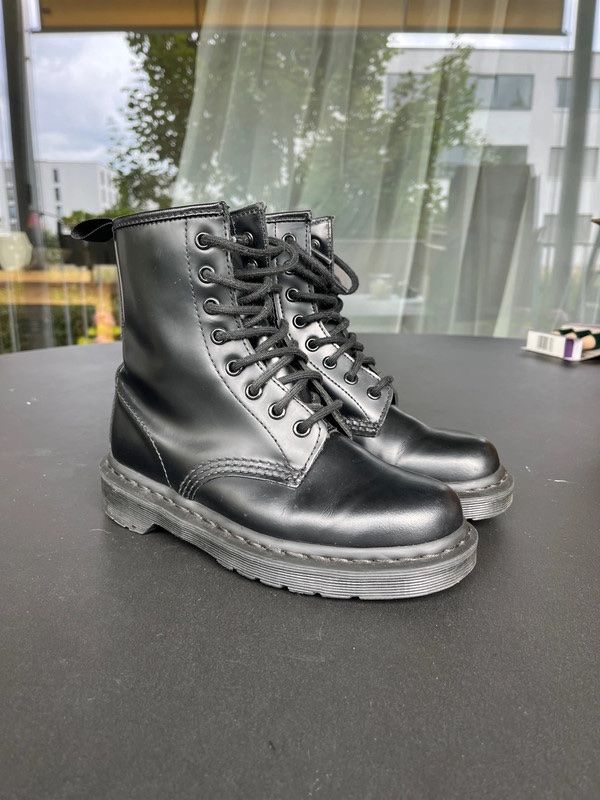 Dr. Martens Scarpe da donna: Dr. Martens schwarz Damen Gr. 36 – Usato da Bern venduto da Sonrisa89