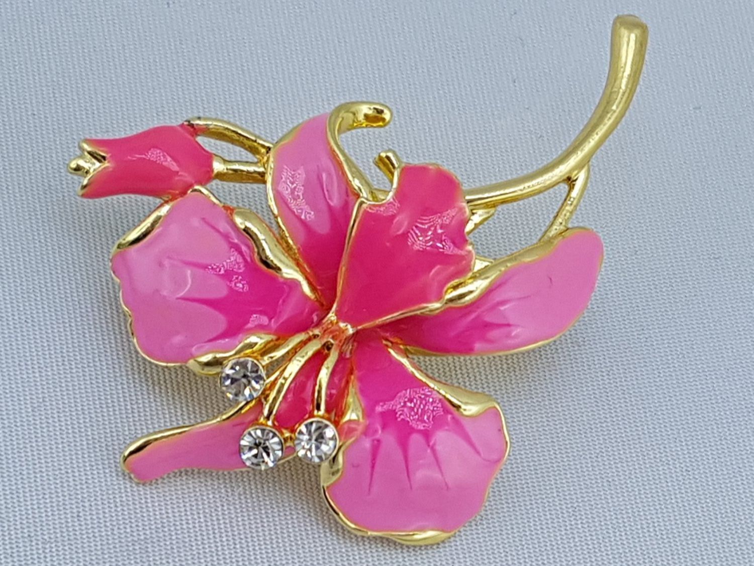 Broches & Aiguilles: Brosche mit Glitzersteinen - Pink - 5,5x4,2cm – Neuf avec emballage d'origine à Grenchen par Yamahwildstar16 2
