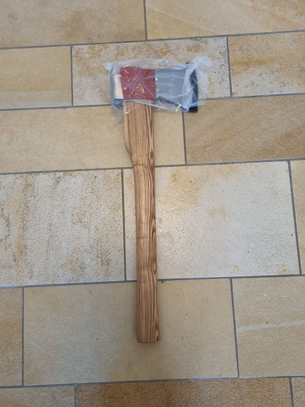 Alle Werkzeuge: Axt 59cm mit Holzstiel - brandneu! – Neu und originalverpackt aus Jona von YinYang9