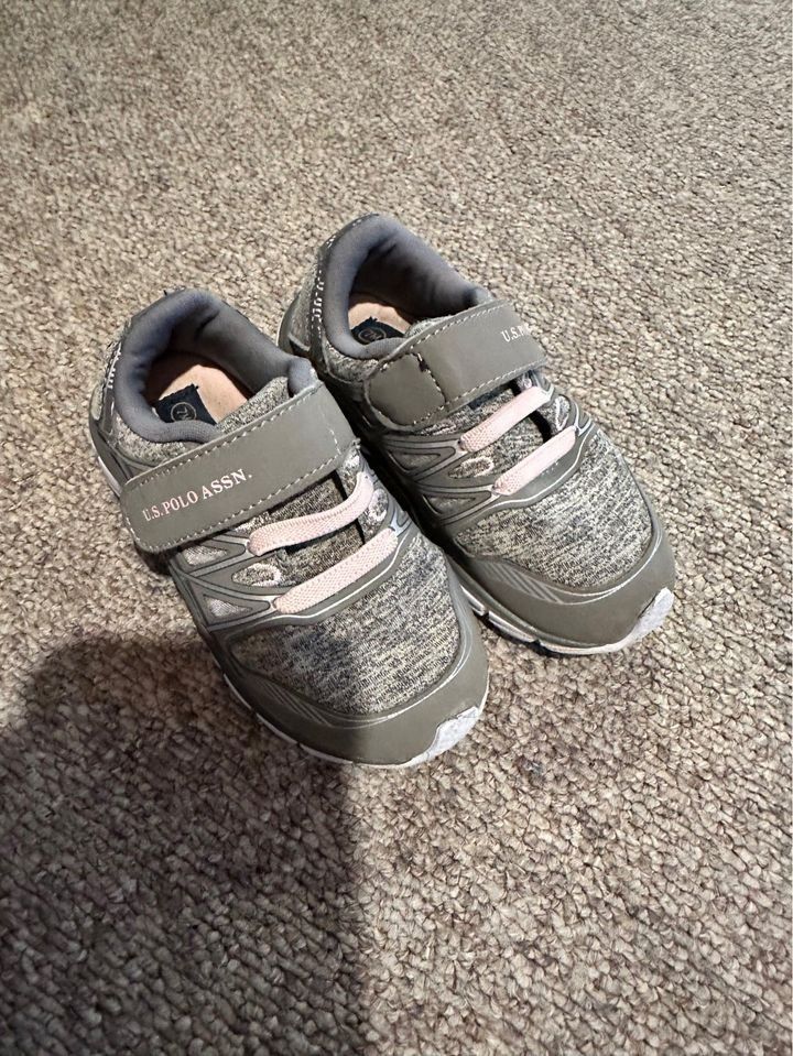 US Polo Scarpe per ragazzi: U.S Polo assn. Schuhe Grösse 23.5 – Usato da Oeschgen venduto da Mich_elle 1