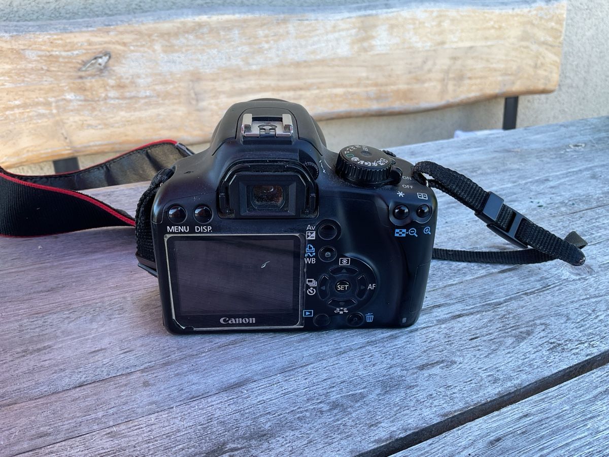 Canon Fotocamera: Canon EOS 1000D: Digitale Spiegelreflexkamera mit Objektiv – Usato da Thalwil venduto da Kleiber50 3