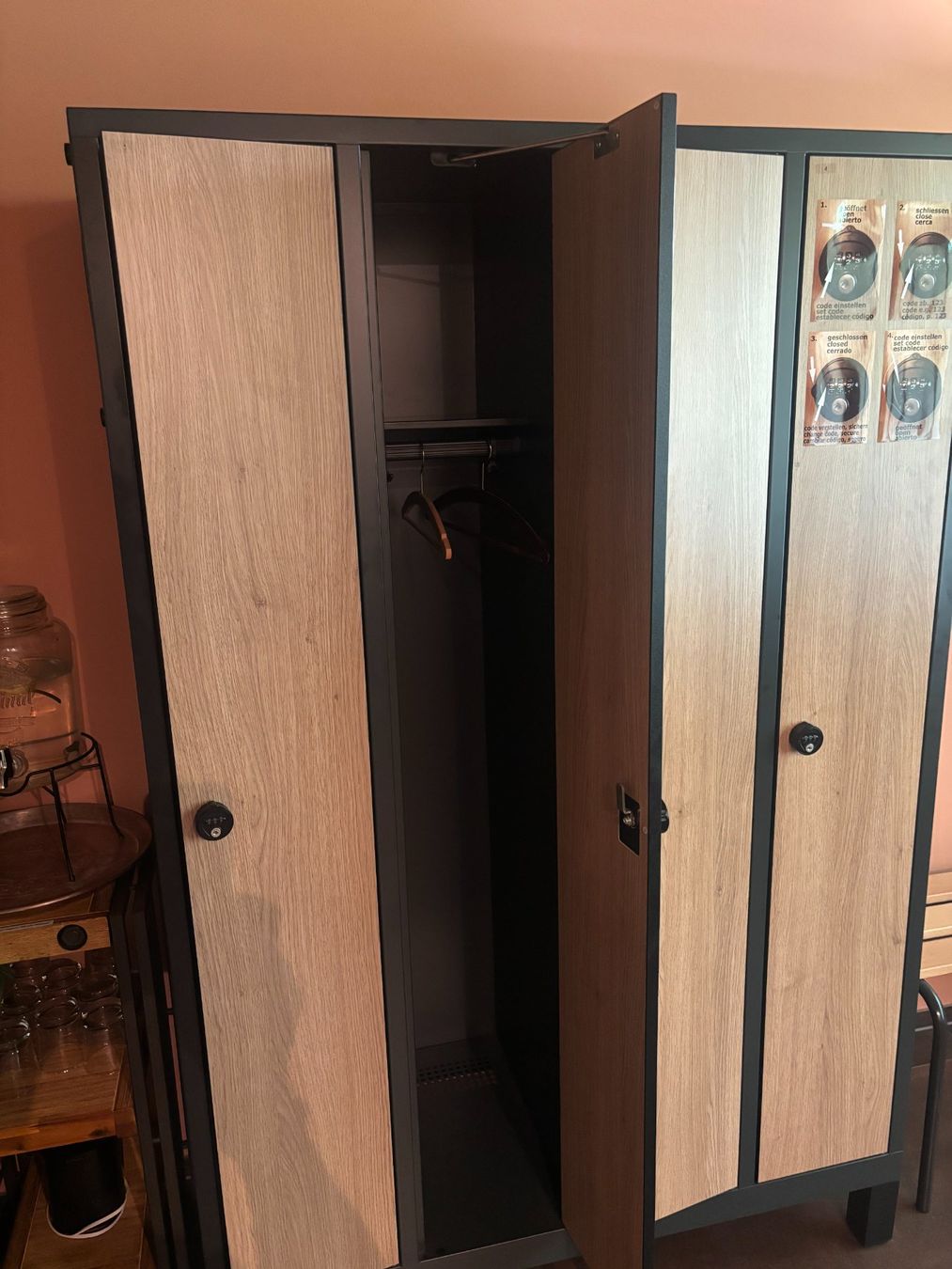 Schränke: Garderobenschrank Spindmax – Neu (gemäss Beschreibung) aus Zürich von Juan13 1