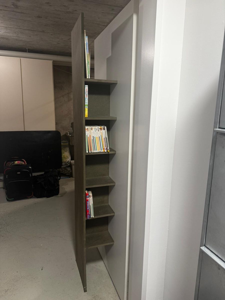 Étagères: Bücherregal – D'occasion à Maienfeld par Kreta2020