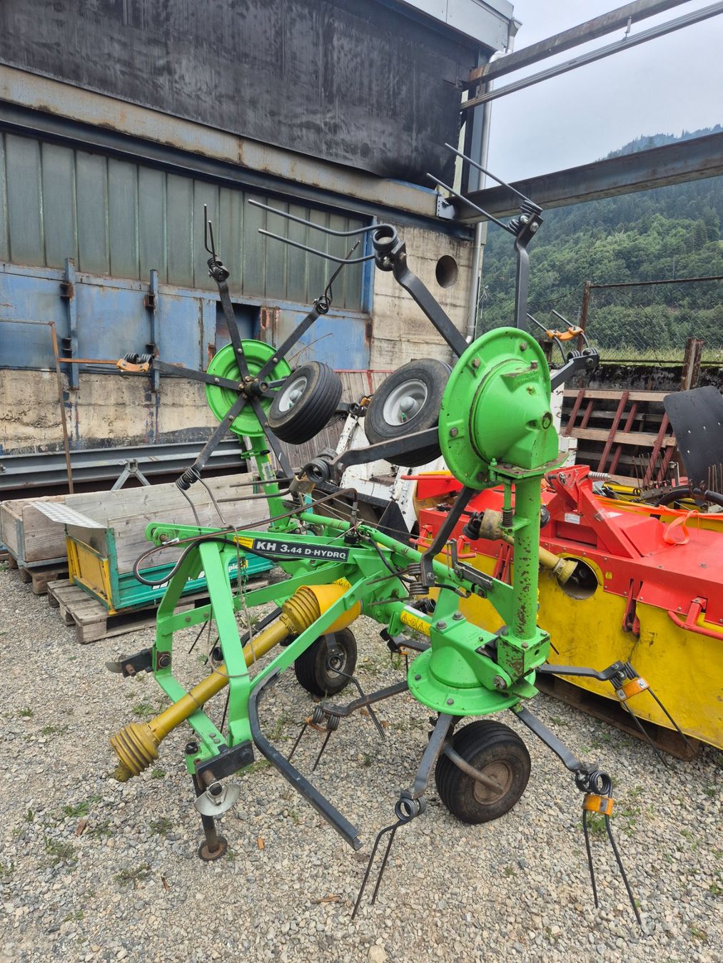 Tutte le macchine: Kreiselheuer 4 teilig, Funktionstüchtig – Usato da Kandergrund venduto da 07071963 6