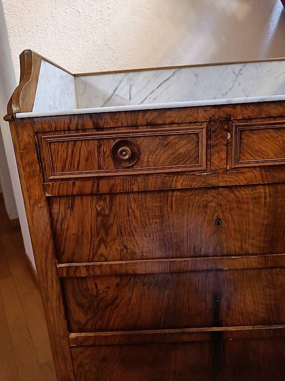 Kommoden: Commode en bois massif avec plateau en marbre  – Gebraucht aus La Chaux-de-Fonds von agaric 2