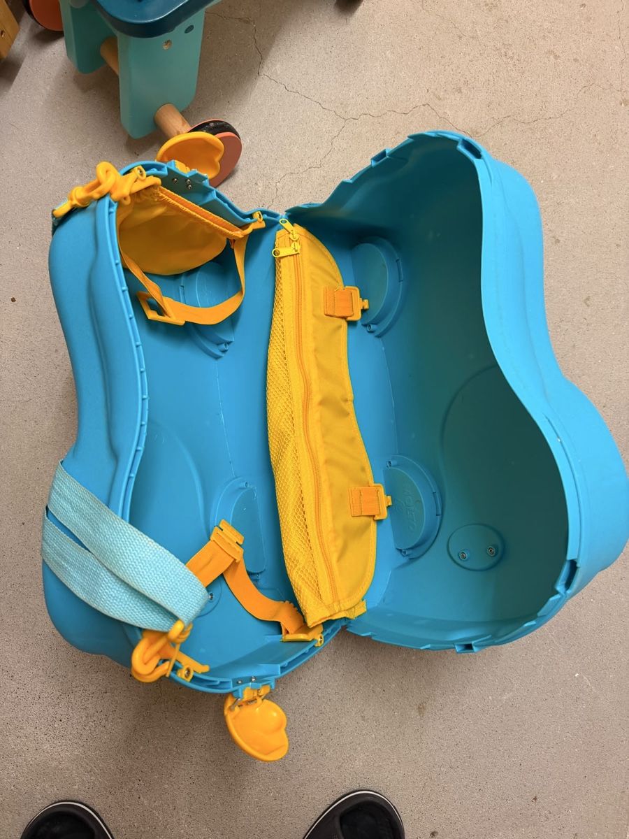 Molto Reisekoffer: Kinderkoffer Molto/Ride-on Koffer – Neu (gemäss Beschreibung) aus Wetzikon ZH von lir_jx6c 2