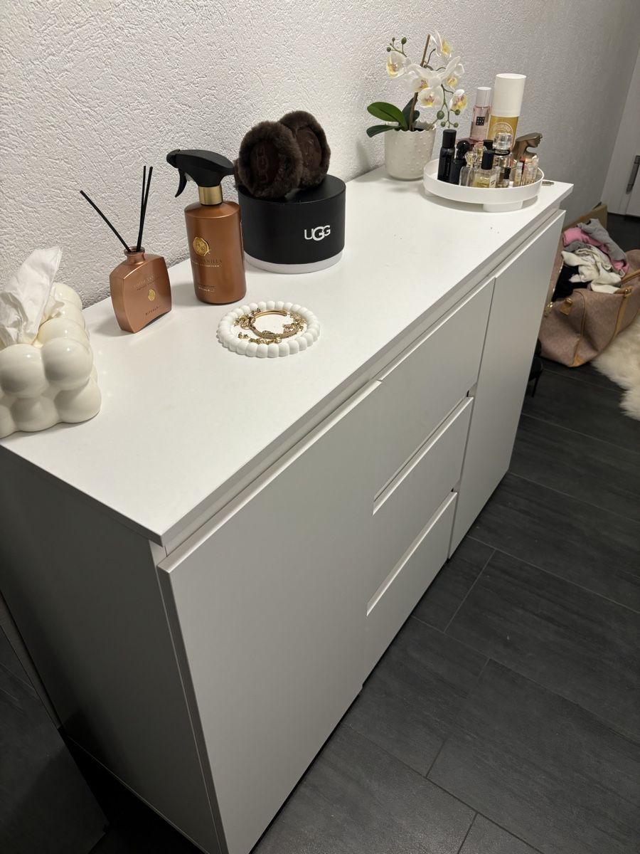 Kommoden: Kommode – Gebraucht aus Olten von  2
