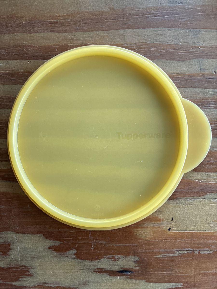 Tupperware Contenitori & Simili: Tupperware Deckel - gelb, rund, neuwertig – Nuovo (secondo la descrizione) da Ebnat-Kappel venduto da ponyhales