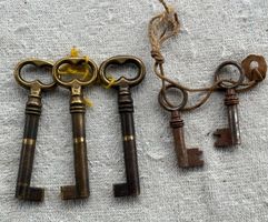 5 ANTIKE SCHLÜSSEL