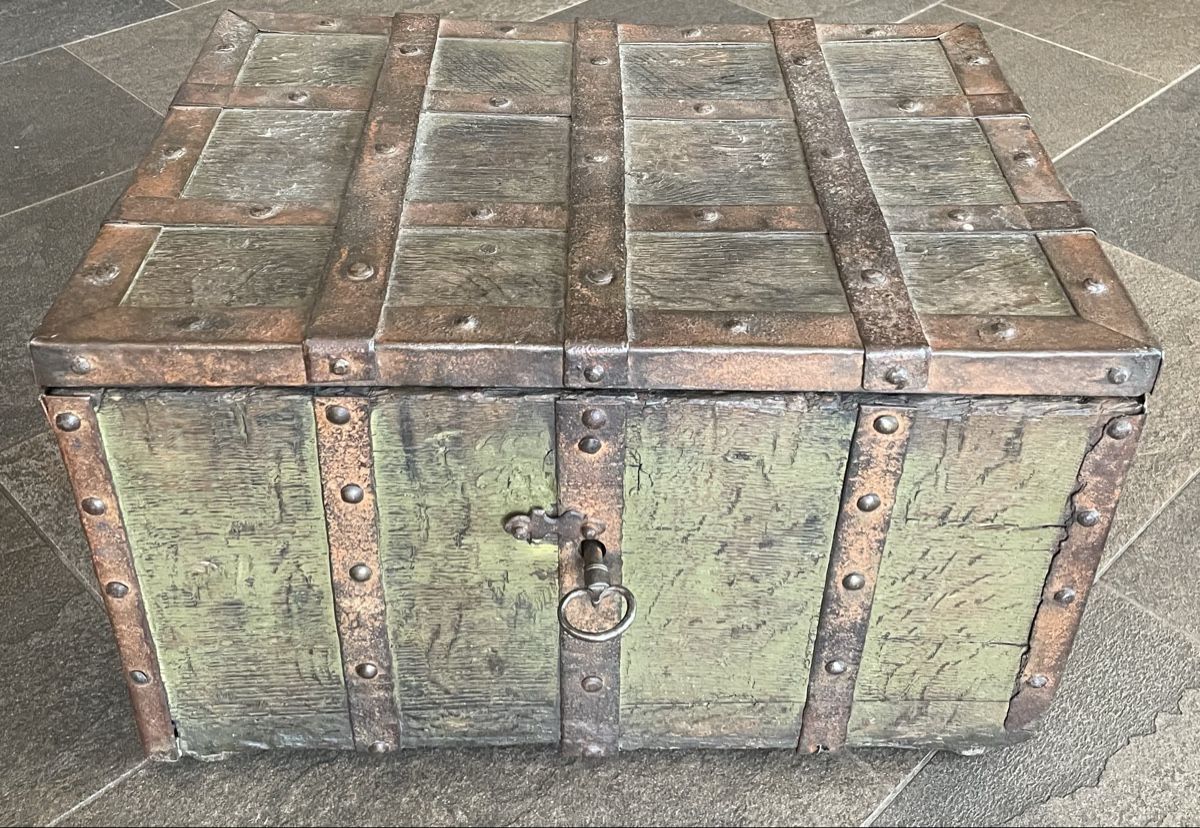 Coffres: Antik Truhe Kriegskasse – D'occasion à Rorschacherberg par farmer61 2