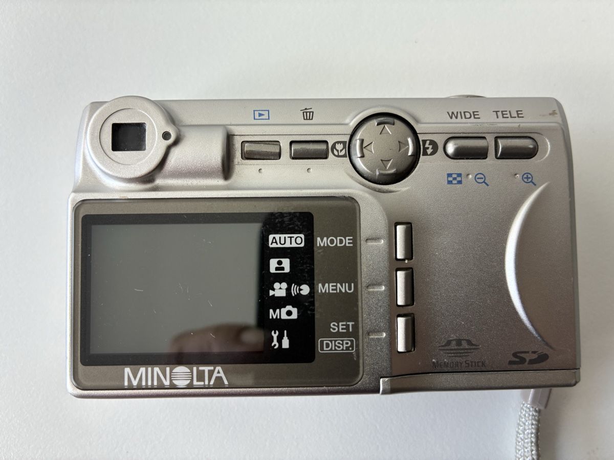 Minolta Fotocamera: Minolta DiMAGE G400 – Usato da Chur venduto da Knokno199 3
