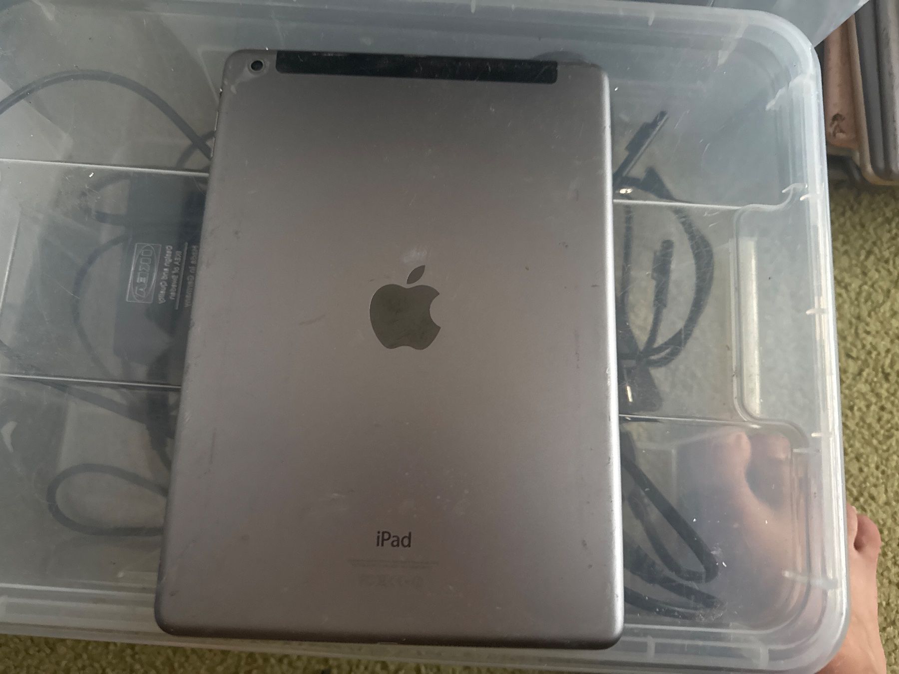 Apple Tablettes PC: Ipad Air - A1475 - icloude - Display gut!!! – Défectueux à Olten par HoYa01 2
