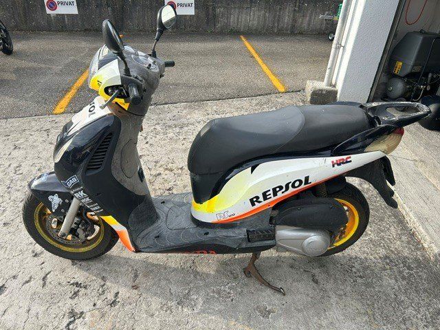 Honda Scooters: Roller zum Ausschlachten... – Gebraucht aus Disentis/Mustér von ibm1991