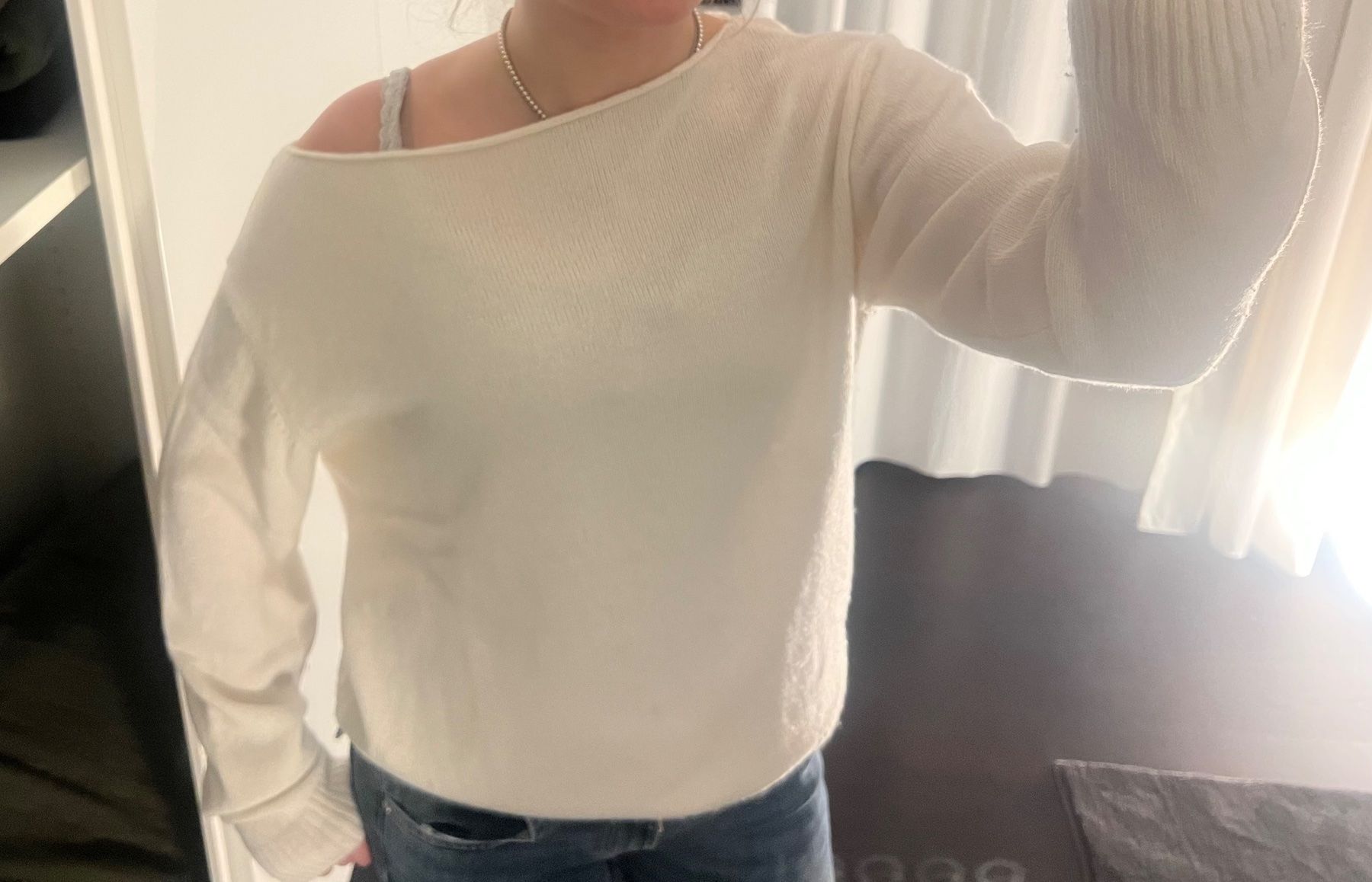Maglioni & Felpe: Subdued Pullover, Off-Shoulder, Wollweiss, One Size – Usato da Zürich venduto da sala_3