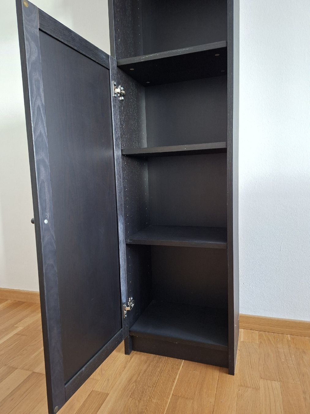 Scaffali: Regal schwarz mit Schränke – Usato da Zürich venduto da lui_q6mt 2