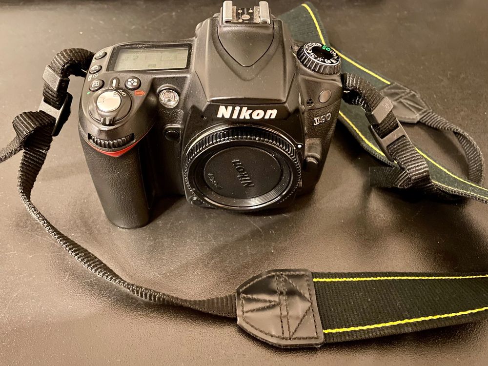 D90, Body : Slr Digital Cameras