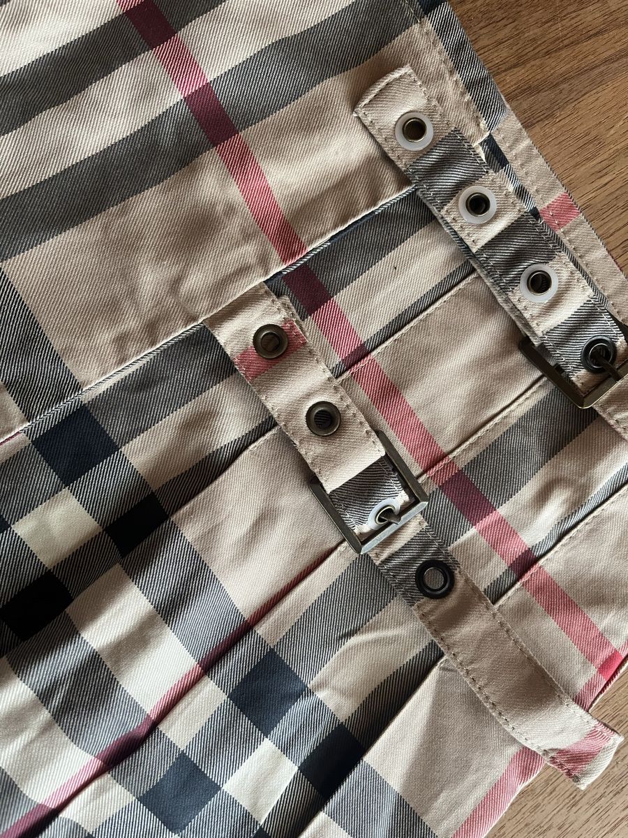 Burberry Jupes: Burberry Jupe Gr L – Neuf avec emballage d'origine à Aarberg par Jakaro