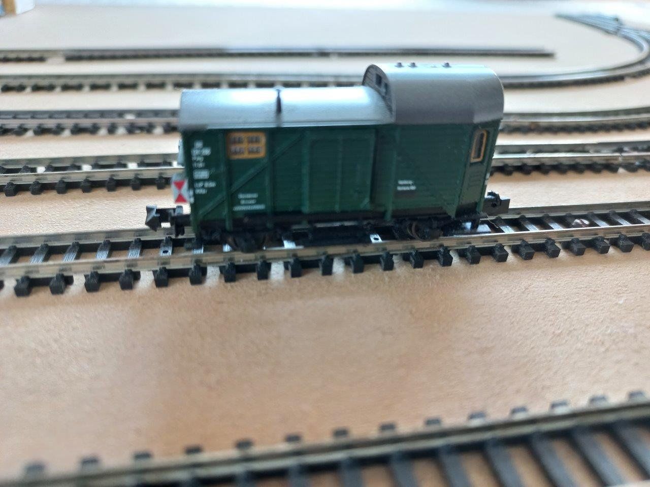Fleischmann Modelleisenbahnen: Fleischmann Spur N Güterzugbegleitwagen – Gebraucht aus Pfäffikon / ZH von Pefkadett 3