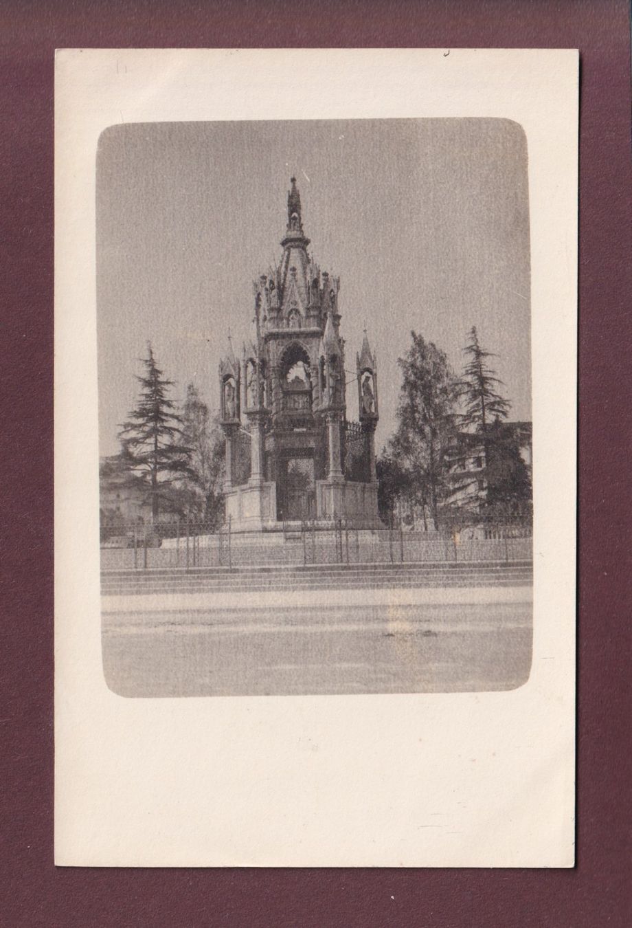 Cartoline postali: Photo - GENEVE - Monument Brunswick – Usato da Pully venduto da nicecards