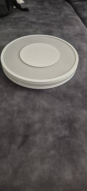 Kronleuchter & Deckenlampen: Philips Hue Being  – Gebraucht aus Reinach BL von 4fa_bct7 1