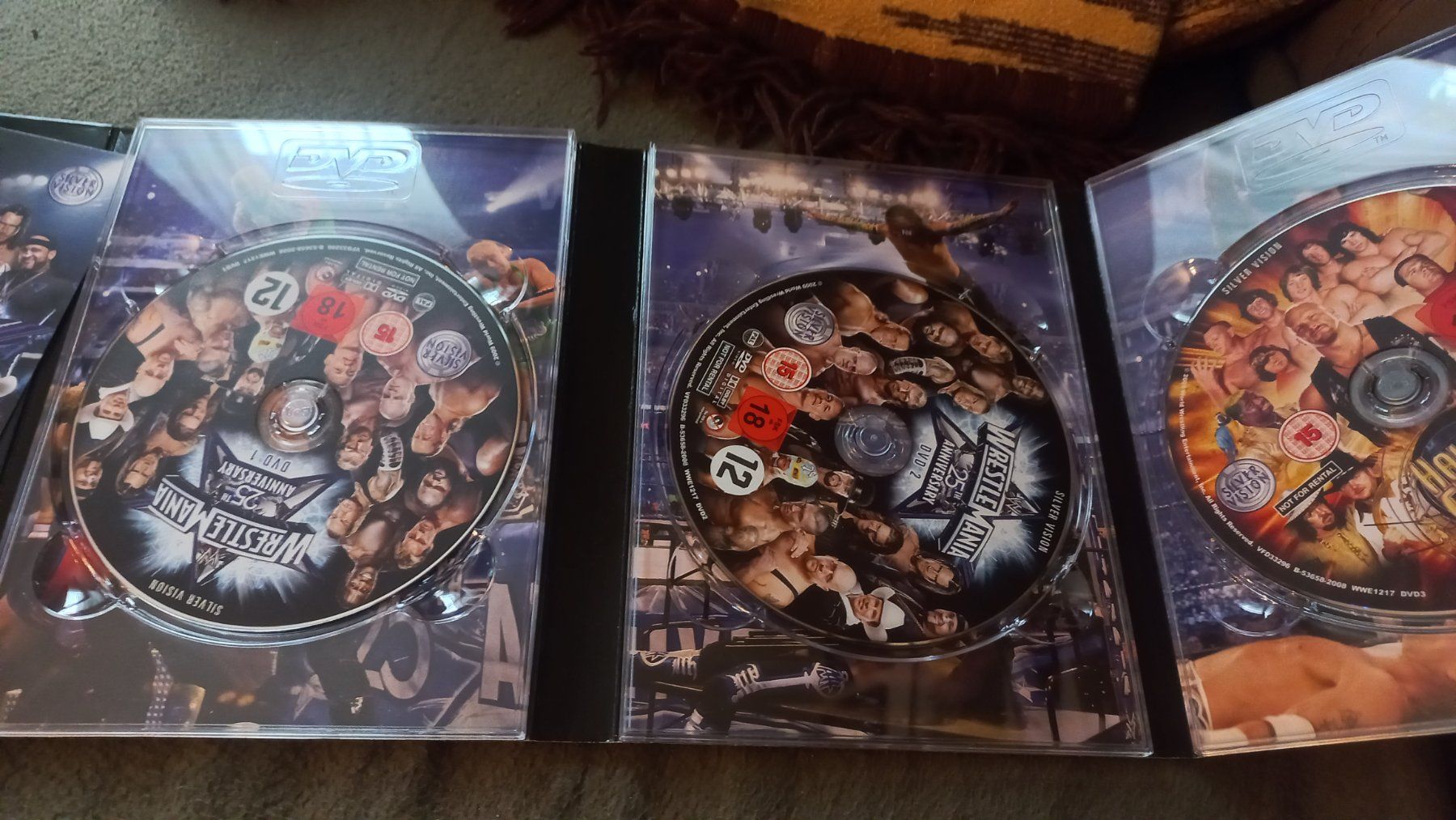 Alle DVDs: Wrestlemania - 25th Anniversary 3-DVD Set – Gebraucht aus Olten von Donatello1984 2