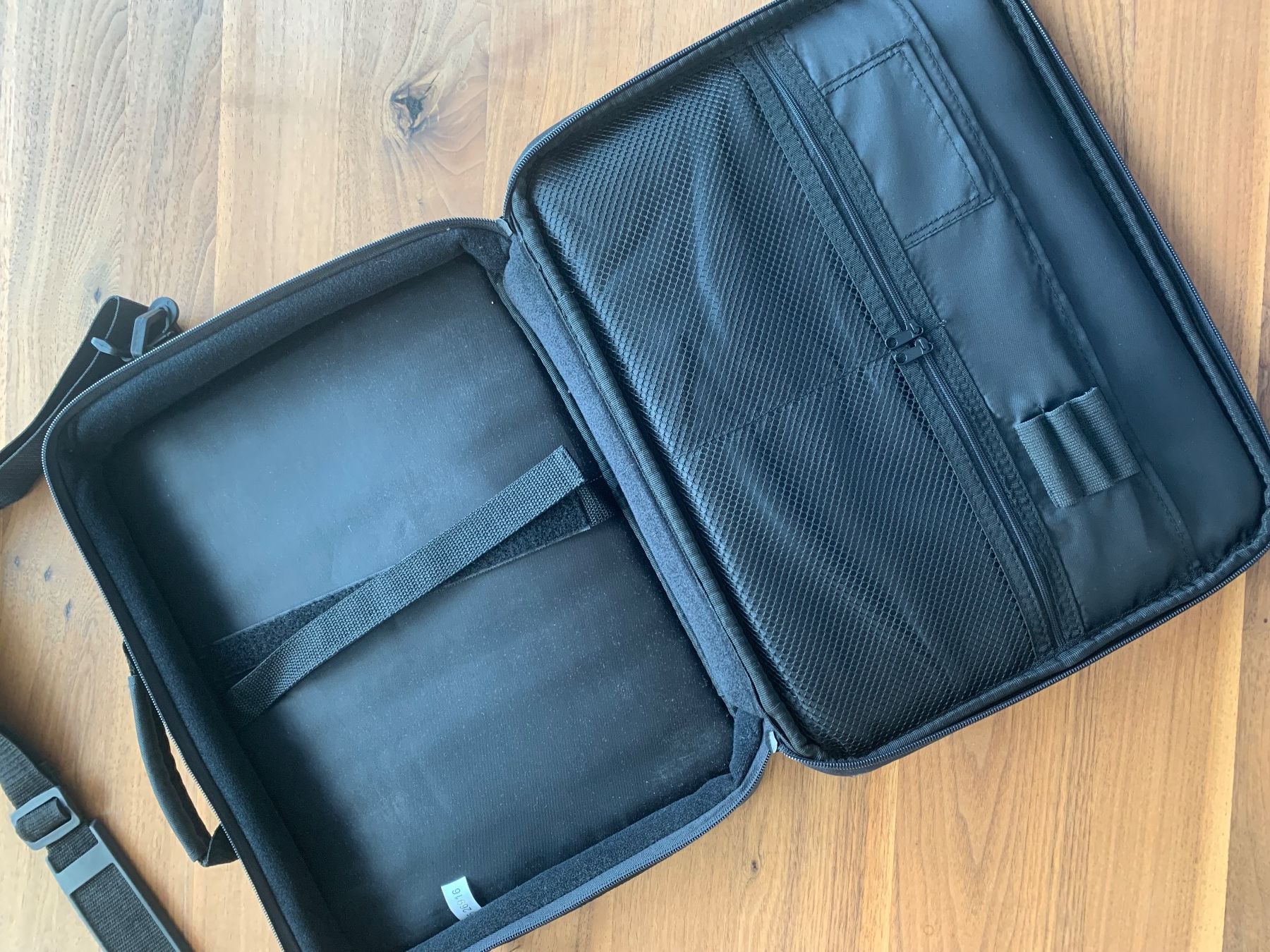 Valigie & Borse: Laptoptasche – Nuovo (secondo la descrizione) da Erlenbach ZH venduto da Syssi_C 2