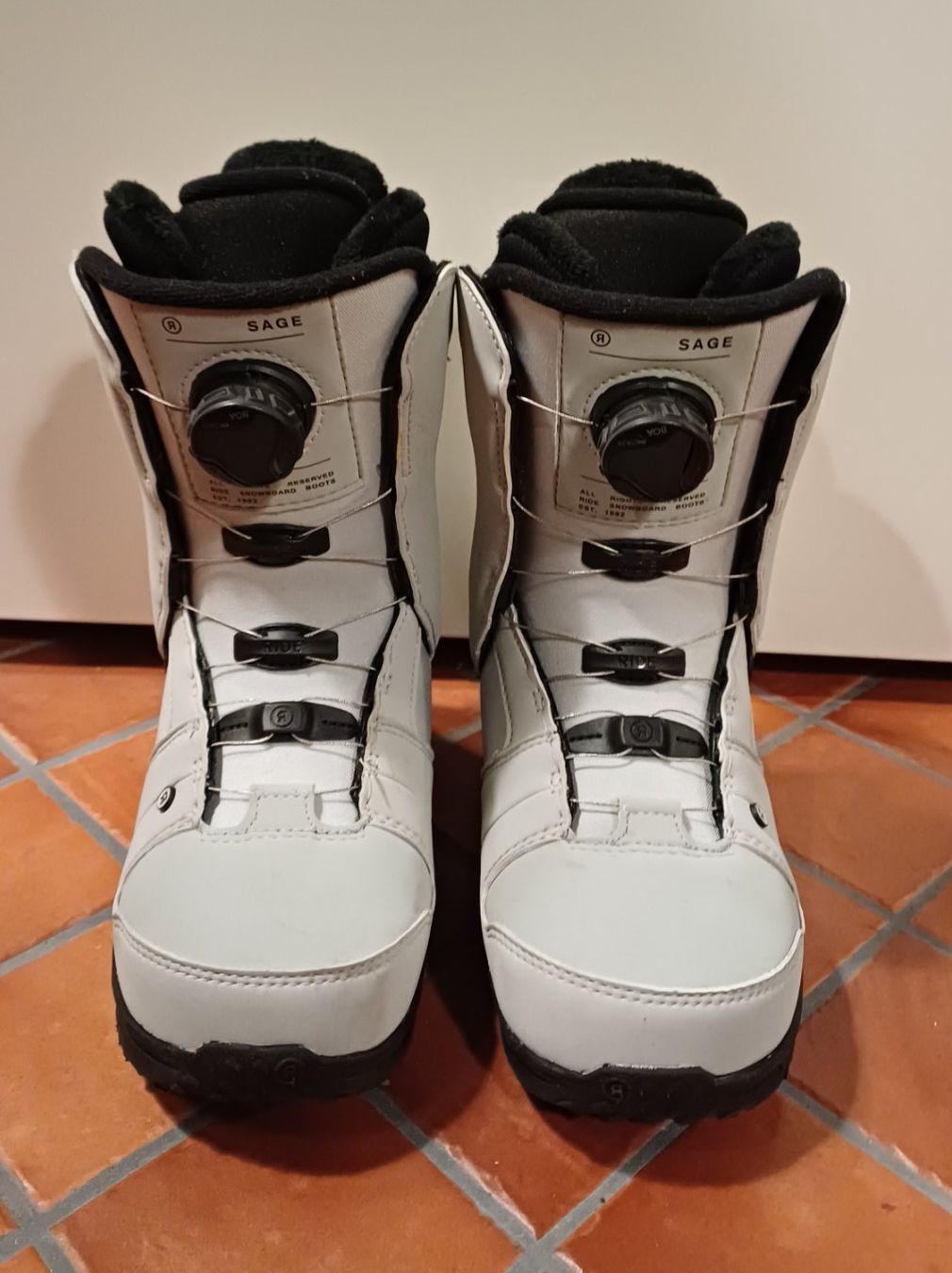 Ride Scarpe per ragazzi: Ride Snowboardschuhe Gr.36.5 – Nuovo (secondo la descrizione) da Oberrieden venduto da Raja011 1