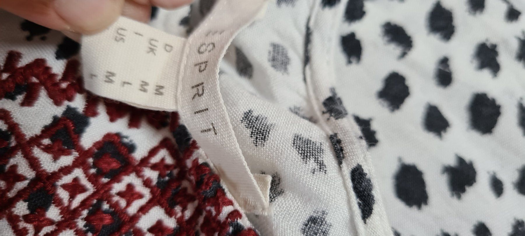 Lotti di vestiti: Super Set Hose mit bluse+ 1 Teil gratis – Usato da Ferden venduto da jemyce 4