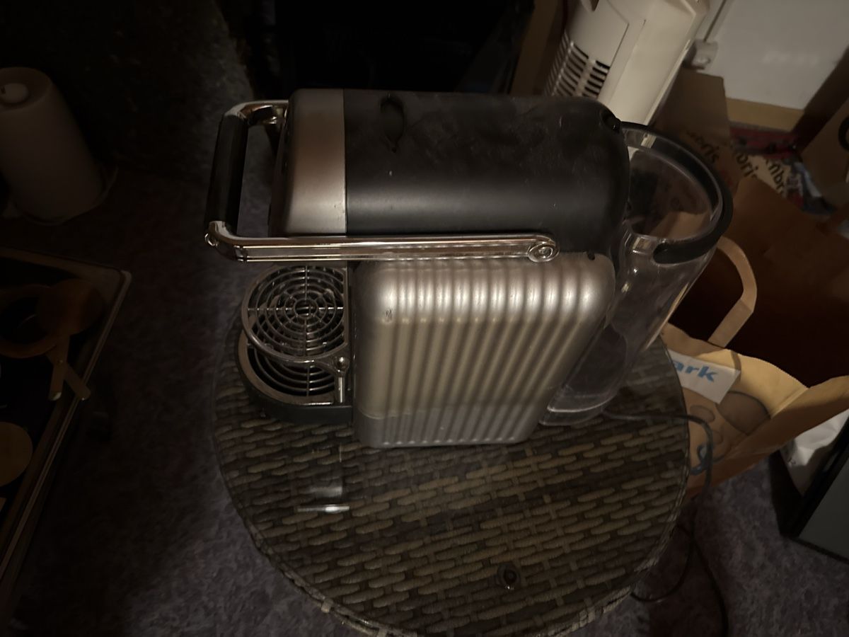 Nespresso Macchine per caffè & Macchine per espresso: Nespresso Maschine – Usato da Felben-Wellhausen venduto da Pekinho