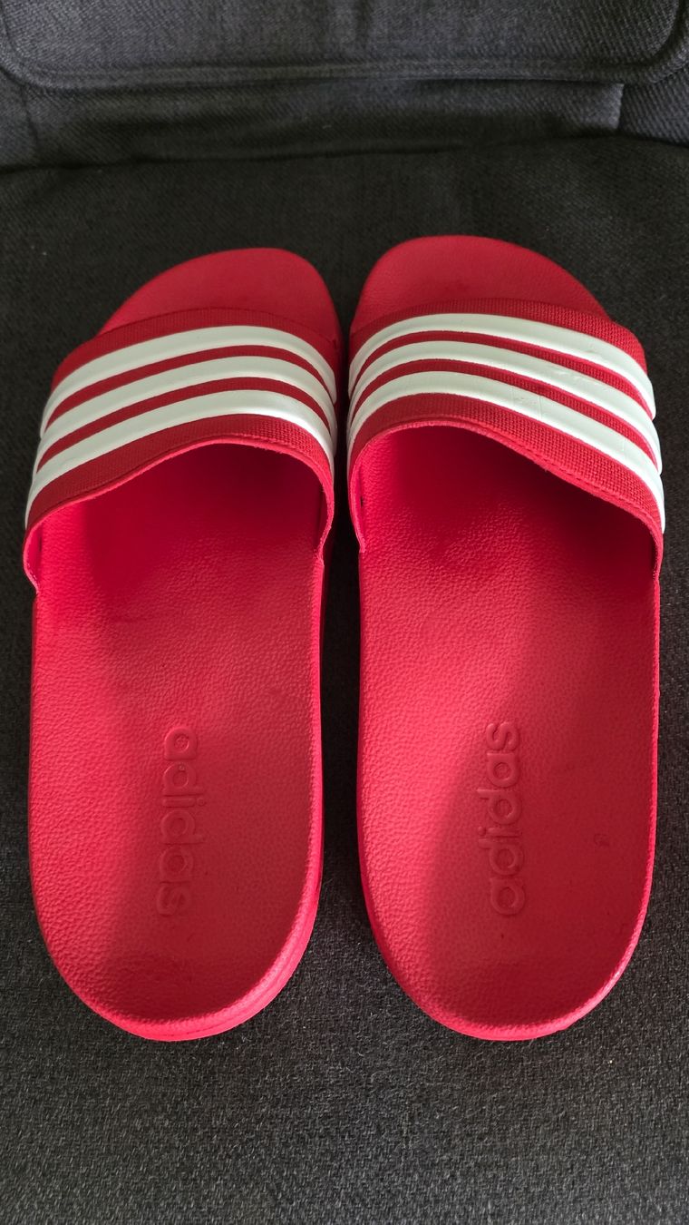 Adidas Scarpe da uomo: Adiletten Grösse 46 – Nuovo (secondo la descrizione) da Oberkirch LU venduto da ThE_CoLLecTor666