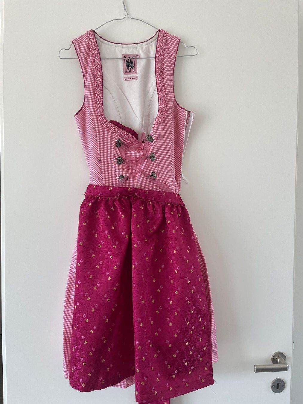 Costumi: Dirndl rosa Karo Gr. 36 – Usato da Zürich venduto da Patici