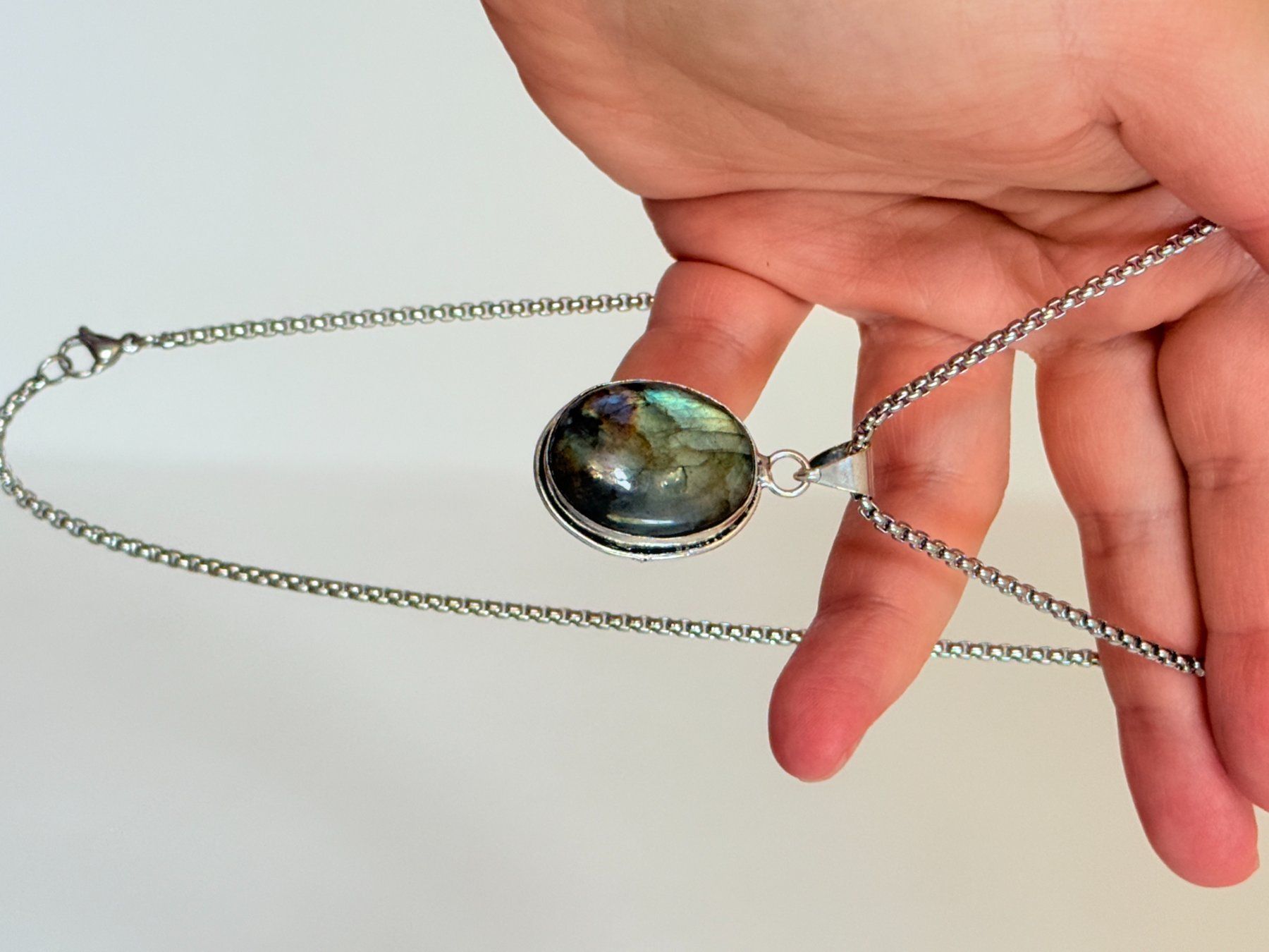 Ketten: Pendentif Labradorite ovale – Neu und originalverpackt aus Genève von AWWA 7