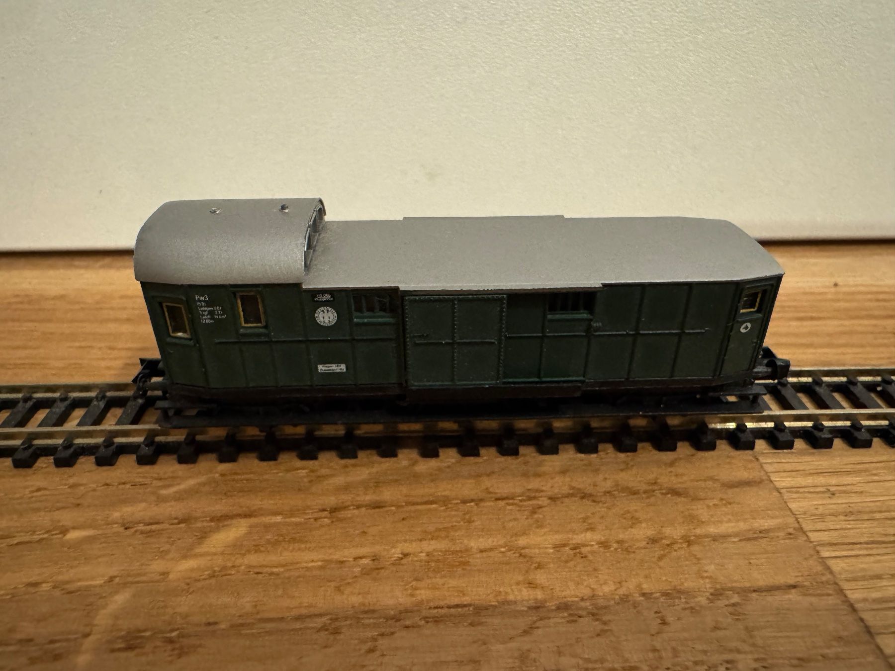 Arnold Modellini di ferrovie: Arnold 3047 Gepäckwagen – Nuovo (secondo la descrizione) da Schlierbach venduto da Look8