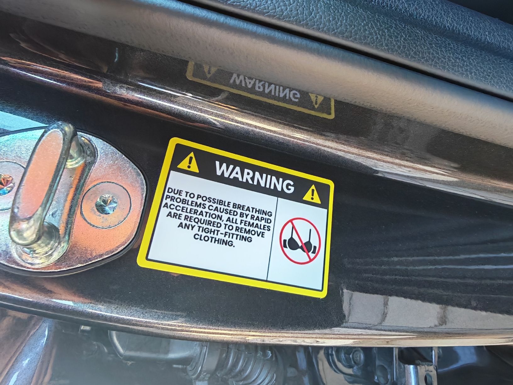 Aufkleber: Warnaufkleber für Autos – Neu und originalverpackt aus Kriegstetten von Prof.TV 2