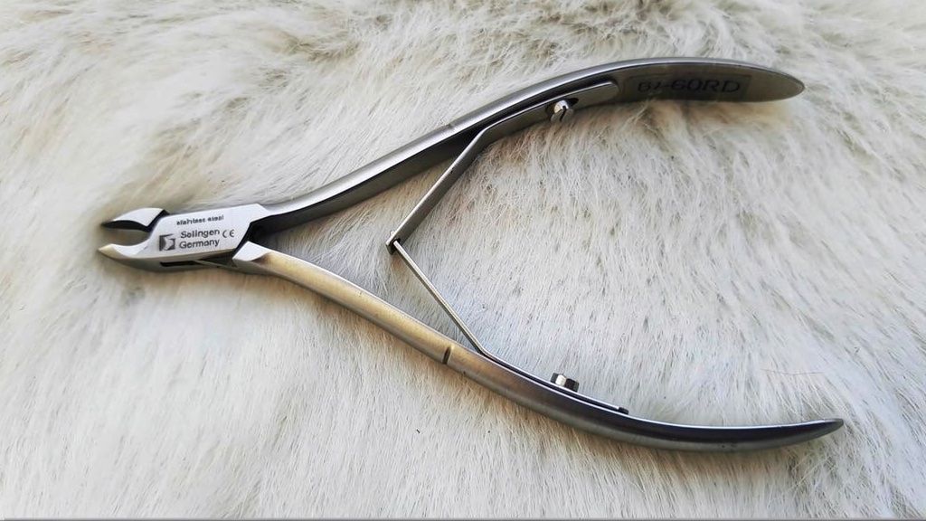 Tutti gli attrezzi: Hautzange c INOX 11cm / 3mm – Nuovo e nell'imballaggio originale da Hindelbank venduto da Buli3